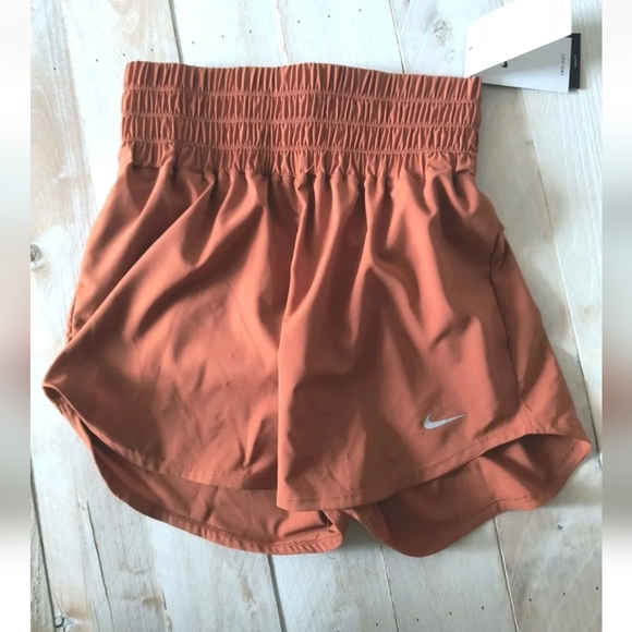 Nike Shorts Women's One Dri Fit High Waisted Lined NWT Brown - Picture 2 of 5